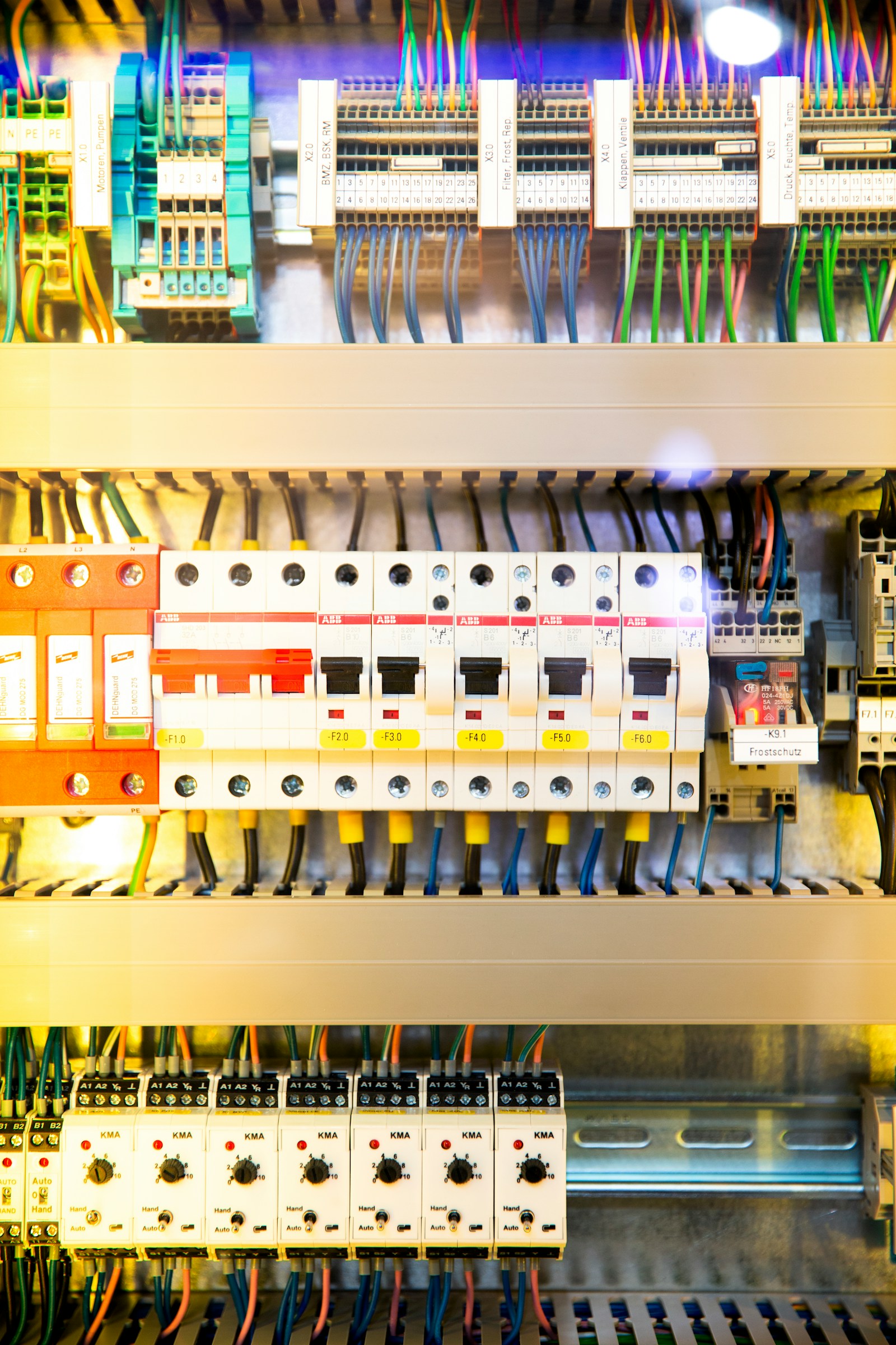 Electrical distribution board with MCBs